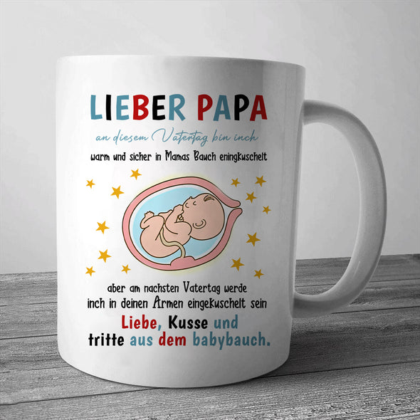 An Diesem Vatertag Bin Ich Warm Und Sicher In Mamas Bauch Eningkuschelt Mugs - PP - LT0905225