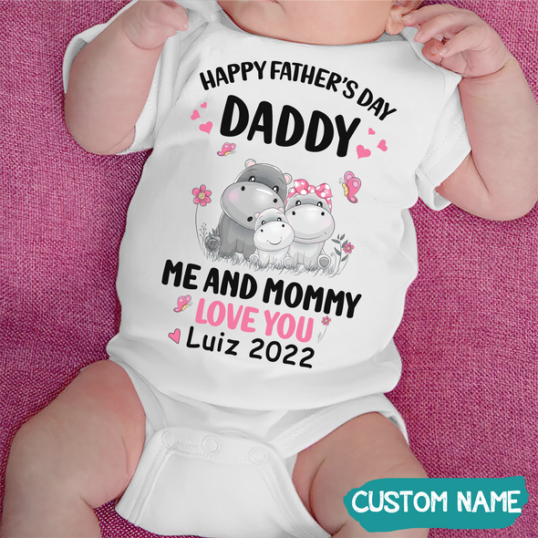 Gift For Daddy Me And Mommy Love You Baby Onesie - MC - TT1605226
