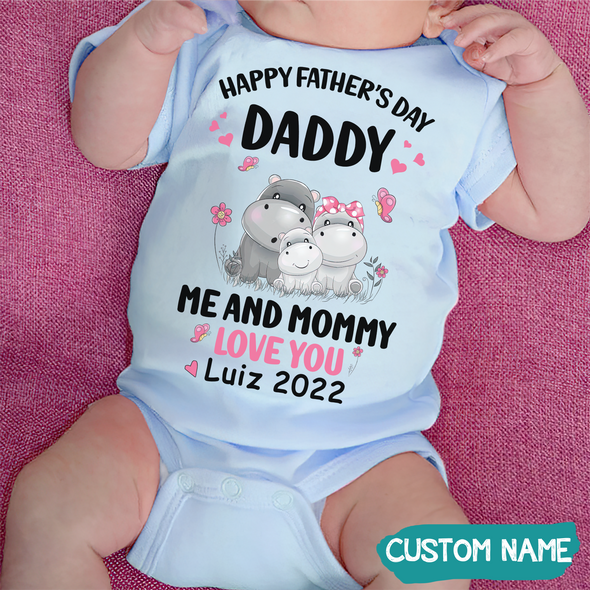 Gift For Daddy Me And Mommy Love You Baby Onesie - MC - TT1605226