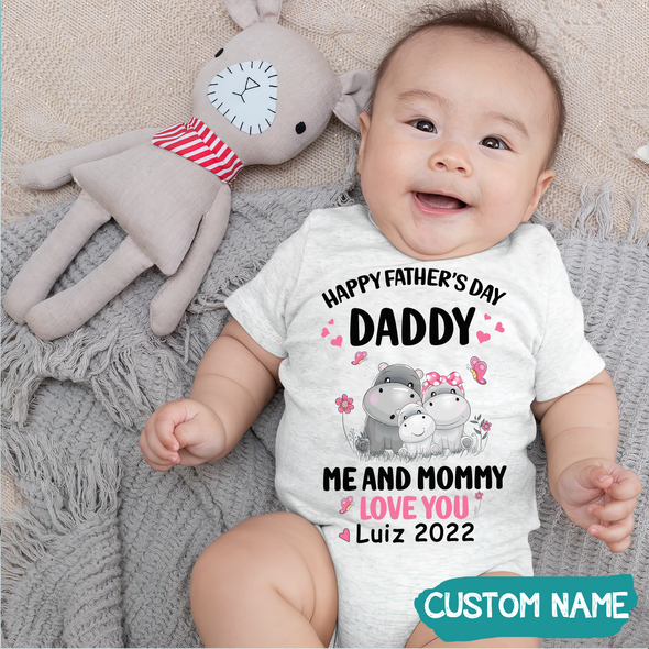Gift For Daddy Me And Mommy Love You Baby Onesie - MC - TT1605226