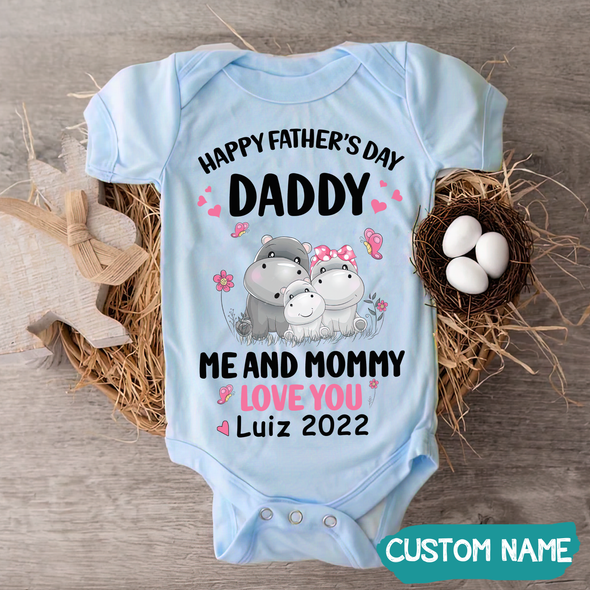 Gift For Daddy Me And Mommy Love You Baby Onesie - MC - TT1605226