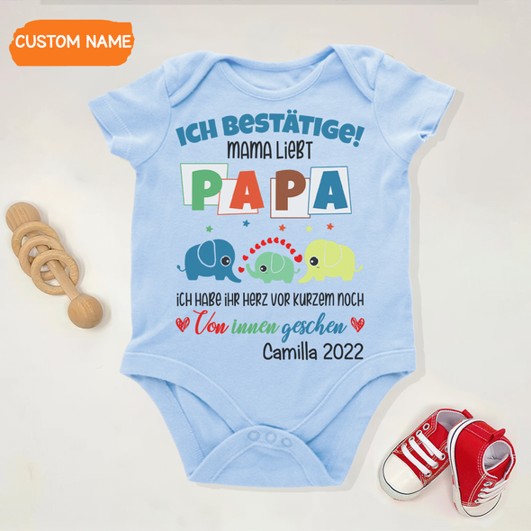 Ich Bestätige! Mama Liebt Papa Baby Onesie - AD - TT2304222