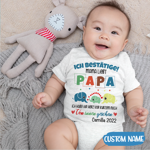 Ich Bestätige! Mama Liebt Papa Baby Onesie - AD - TT2304222