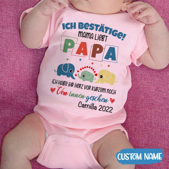 Ich Bestätige! Mama Liebt Papa Baby Onesie - AD - TT2304222