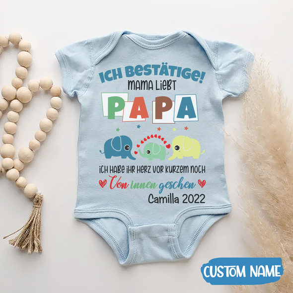 Ich Bestätige! Mama Liebt Papa Baby Onesie - AD - TT2304222