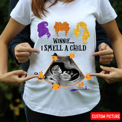 Personalized Gift For Mommy Winnie I Smell A Child Classic T-Shirt - Kv