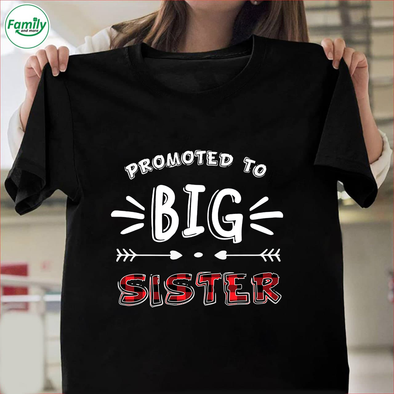 Promoted to big sister Classic T-Shirt